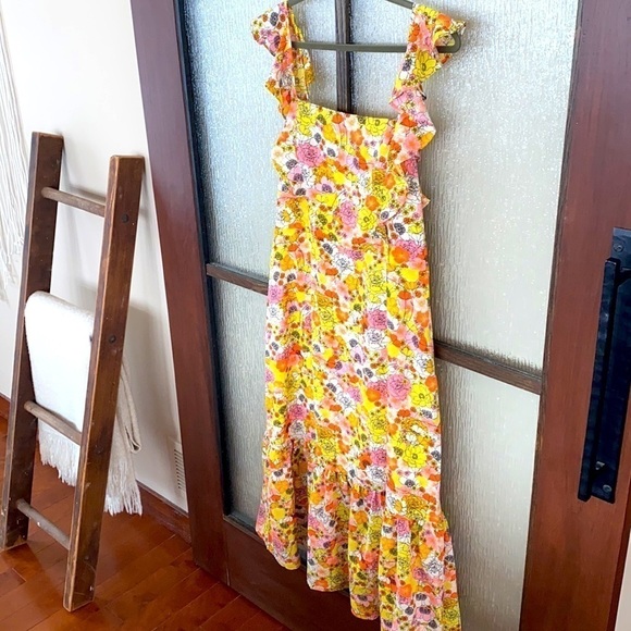 BCBG 60’s print flutter sleeve dress size large. Square neckline. NWT - Picture 3 of 9